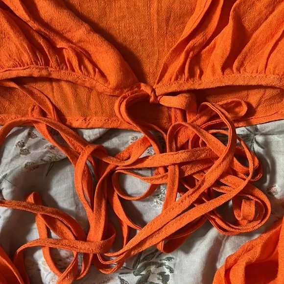 White Fox Long Sleeve Crop Top - Picture 2 of 5